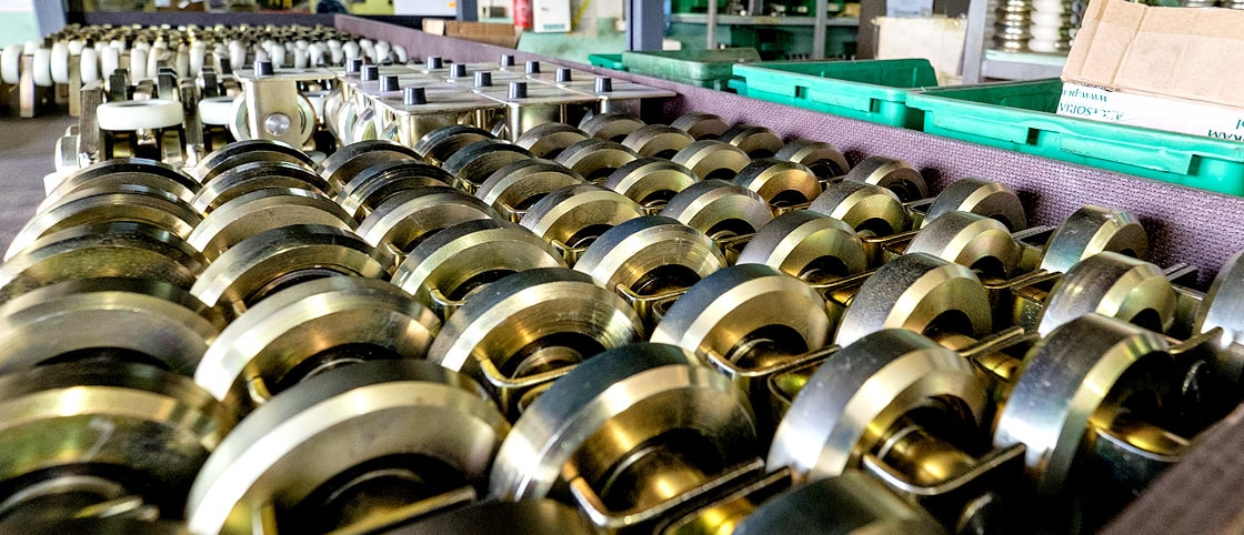 Vozíky pre samonosné koľajnicové brány, valce, príslušenstvo k bráne, výrobca Poľsko